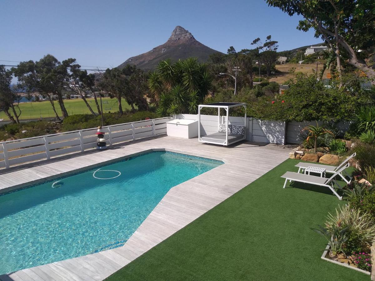 Apartmán Bright Camps Bay Loft With Stunning Views And Shared Pool Kapské Město Exteriér fotografie